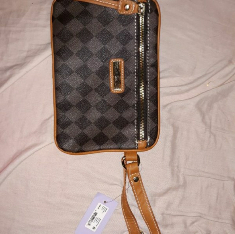 Marc Fisher fannie pack - Picture 1 of 4